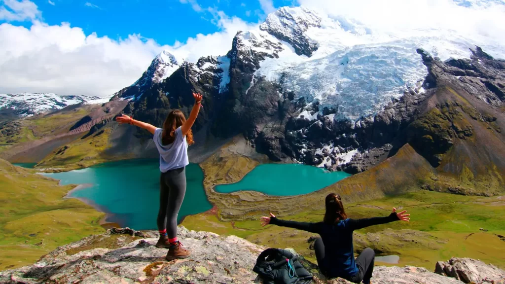 Lagunas pequeñas del Ausangate durante el tour de las 7 Lagunas en Cusco, ausangate Cusco