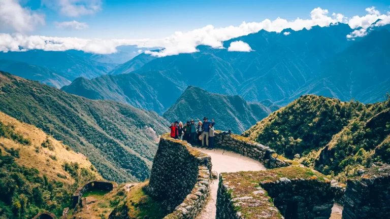 Vista panorámica del Camino Inca a Machu Picchu en el tour 2D/1N.