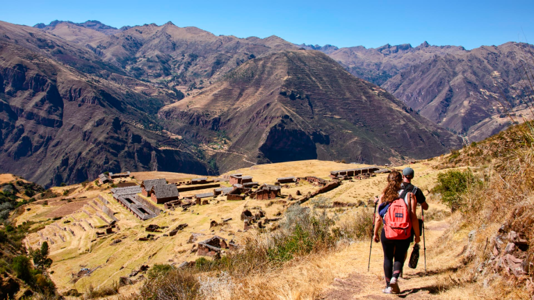 Caminata del Huchuy Qosqo Trek rumbo a Machu Picchu en el tour 2D/1N.