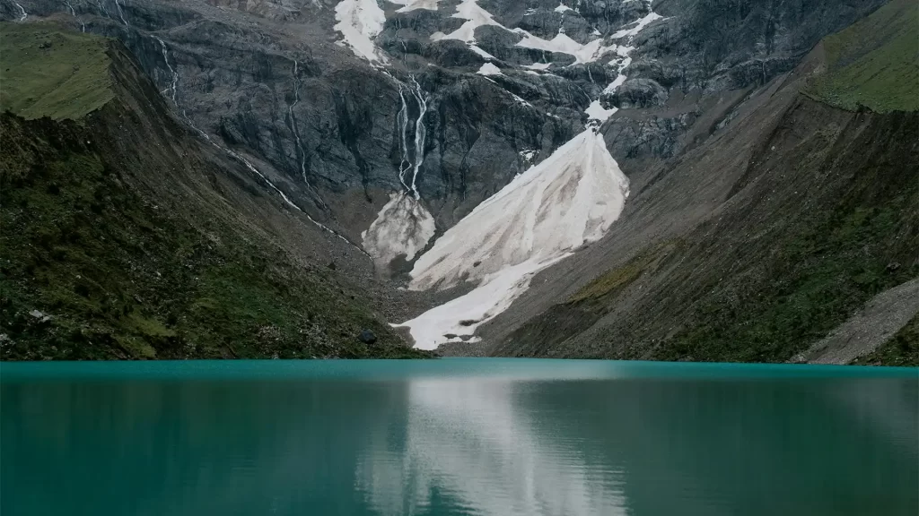 Vista de la laguna Humantay durante el tour