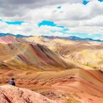 Vista de las montaña de colores Palcoyo durante el Tour.