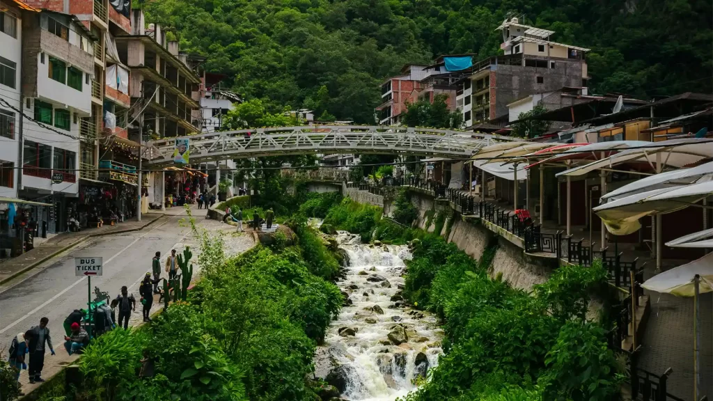 Aguas Calientes durante el tour Valle Sagrado con conexión a Machu Picchu 2D/1N