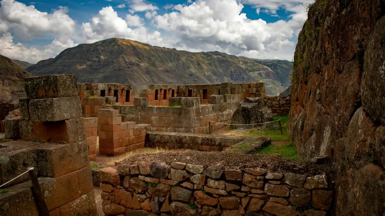 Vista de Pisac durante el tour Valle Sagrado con conexión a Machu Picchu 2D/1N, valle sagrado