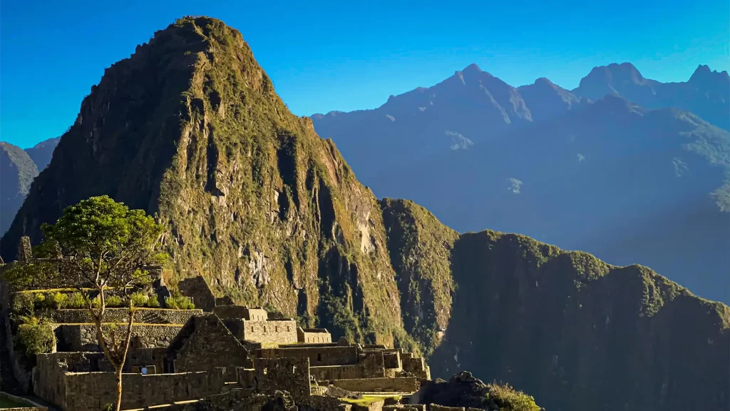 Tour al valle sagrado de los Incas y Machu Picchu de 4 días y 3 noches, plaza de armas cusco
