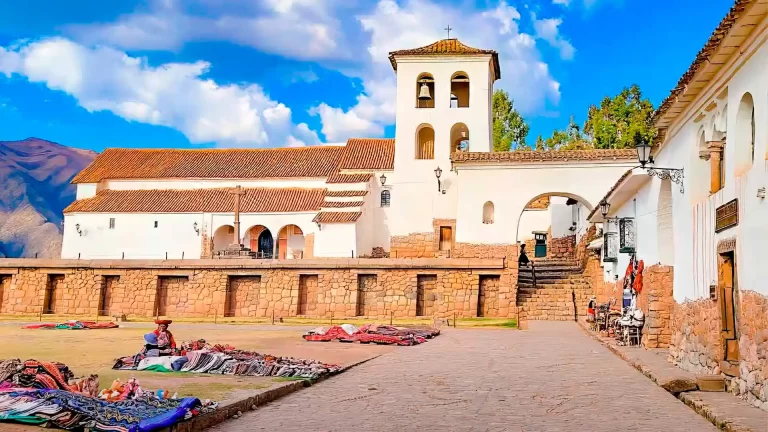 Tours al Valle Sagrado VIP mostrando el recorrido por Chinchero y los principales atractivos del Valle Sagrado de los Incas, chinchero