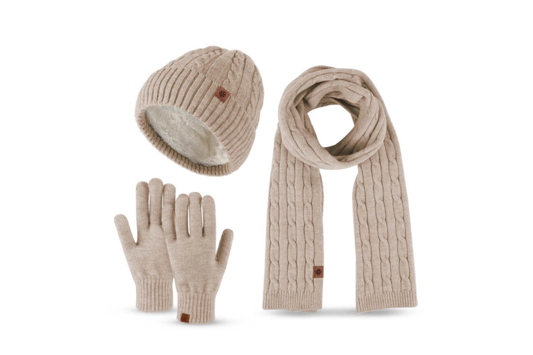 Gorro, bufanda y guantes