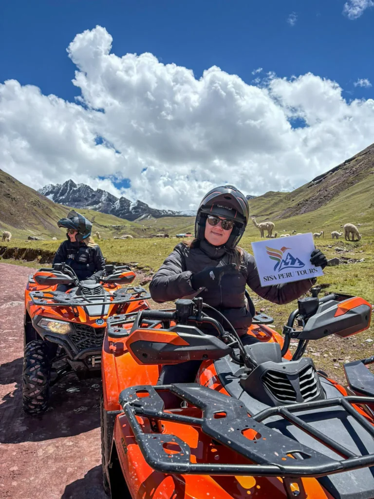 Cuatrimotos en lso paisajes del Perú